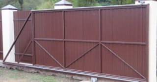 Купить откатные ворота из профнастила Майкоп, цена от 1774 руб.